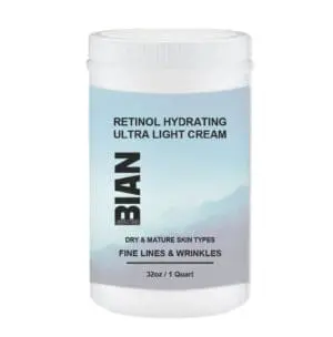 Image of Retinol Hydrating Ultra Light Cream - The Retinol Hydrating Ultra Light Cream hydrates and rejuvenates with retinol, reducing fine lines and...