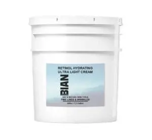 Image of Retinol Hydrating Ultra Light Cream - The Retinol Hydrating Ultra Light Cream hydrates and rejuvenates with retinol, reducing fine lines and...